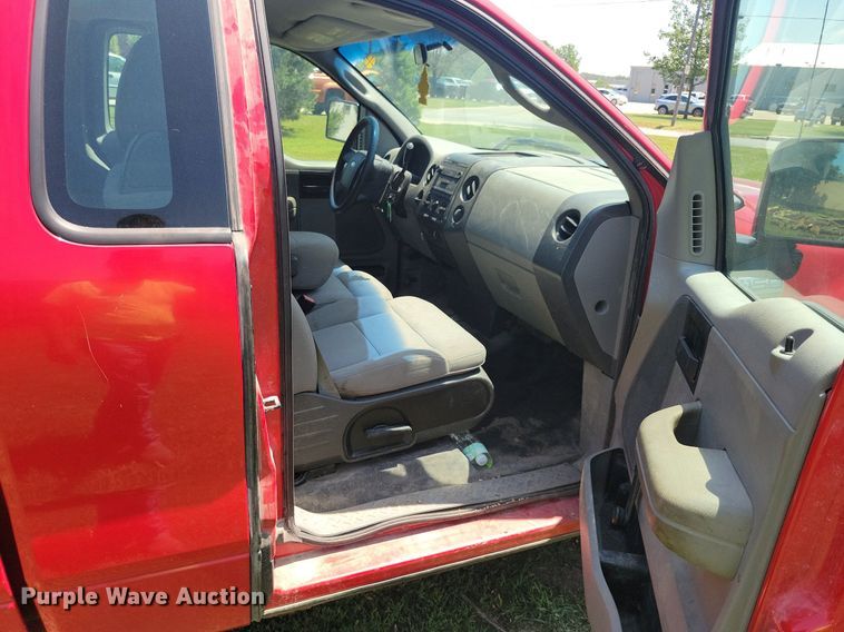 image for item JO9208 2005 Ford F150 XL  pickup truck