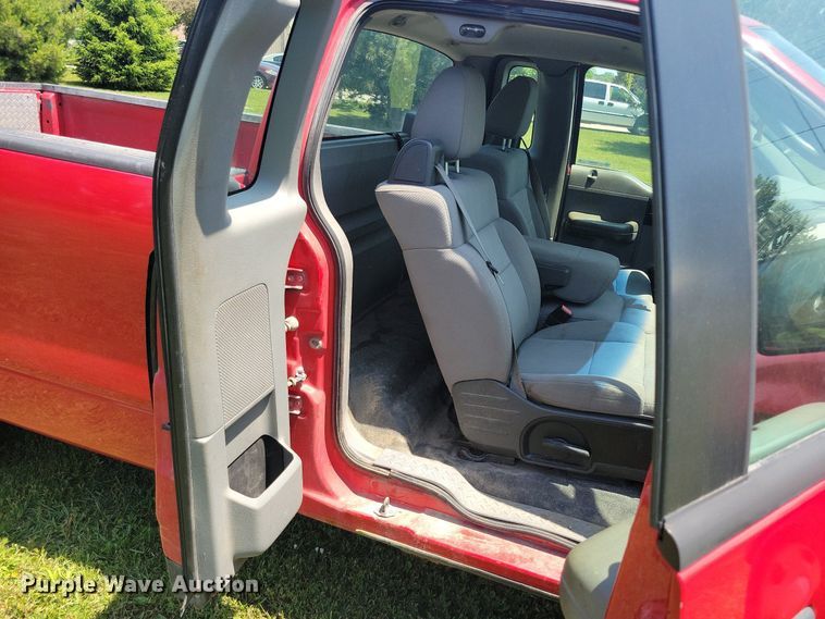 image for item JO9208 2005 Ford F150 XL  pickup truck