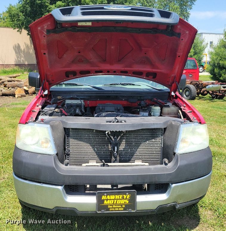 image for item JO9208 2005 Ford F150 XL  pickup truck