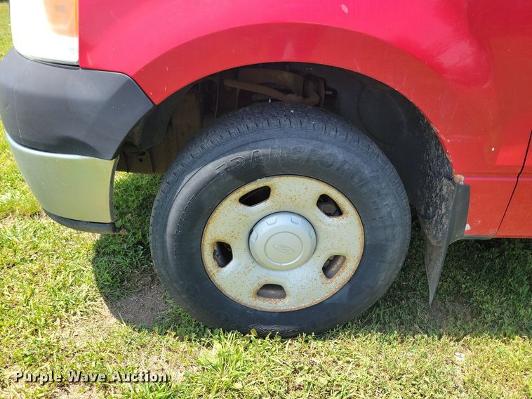 image for item JO9208 2005 Ford F150 XL  pickup truck