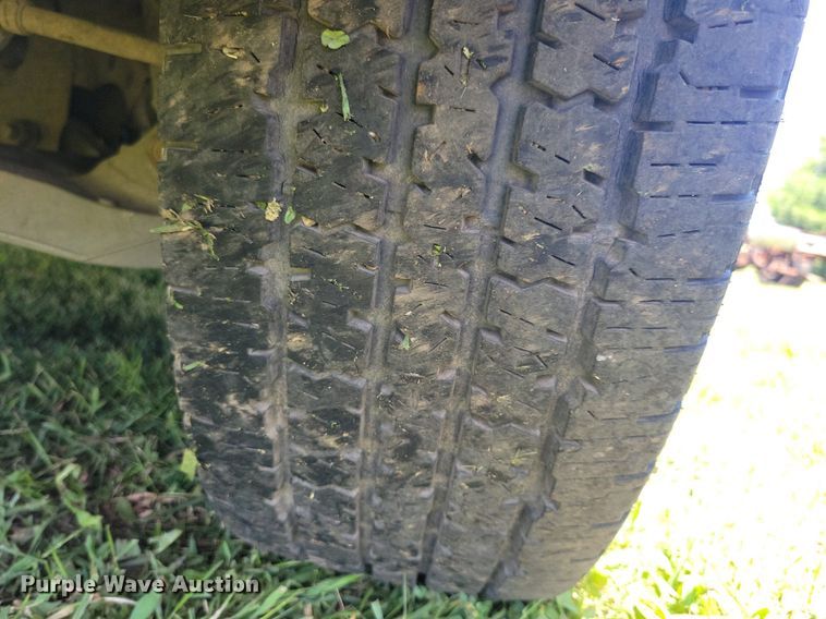 image for item JO9208 2005 Ford F150 XL  pickup truck