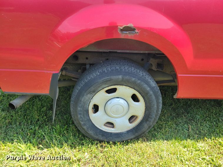 image for item JO9208 2005 Ford F150 XL  pickup truck