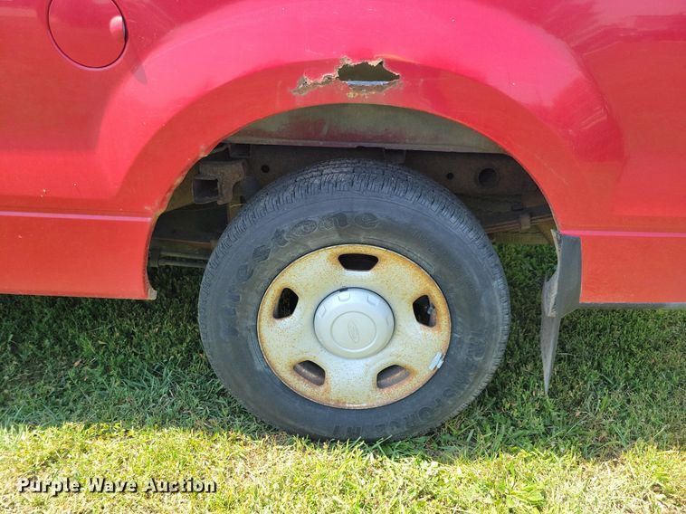 image for item JO9208 2005 Ford F150 XL  pickup truck