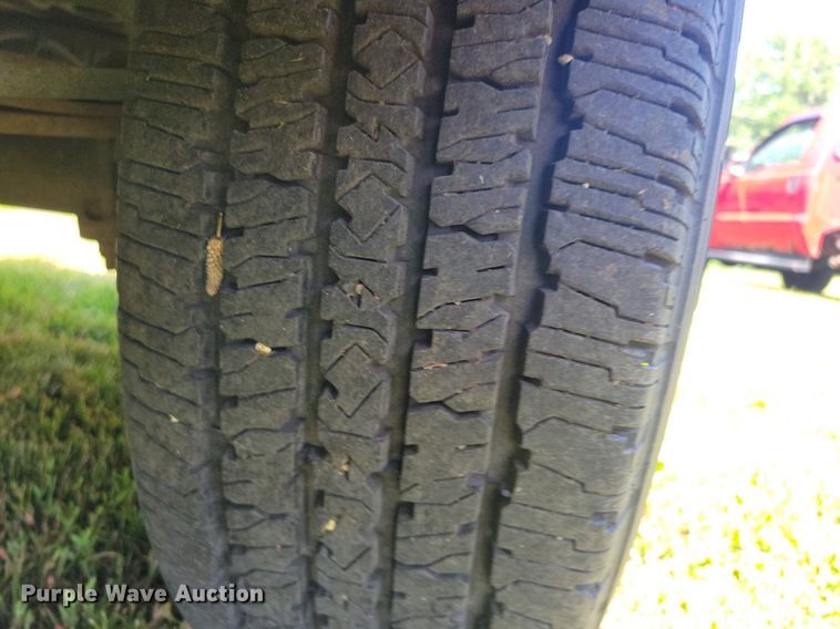 image for item JO9208 2005 Ford F150 XL  pickup truck