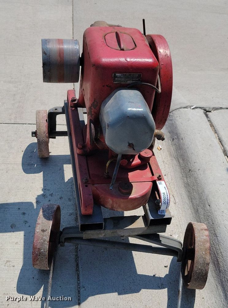 image for item JO9234 International Harvester LB  engine