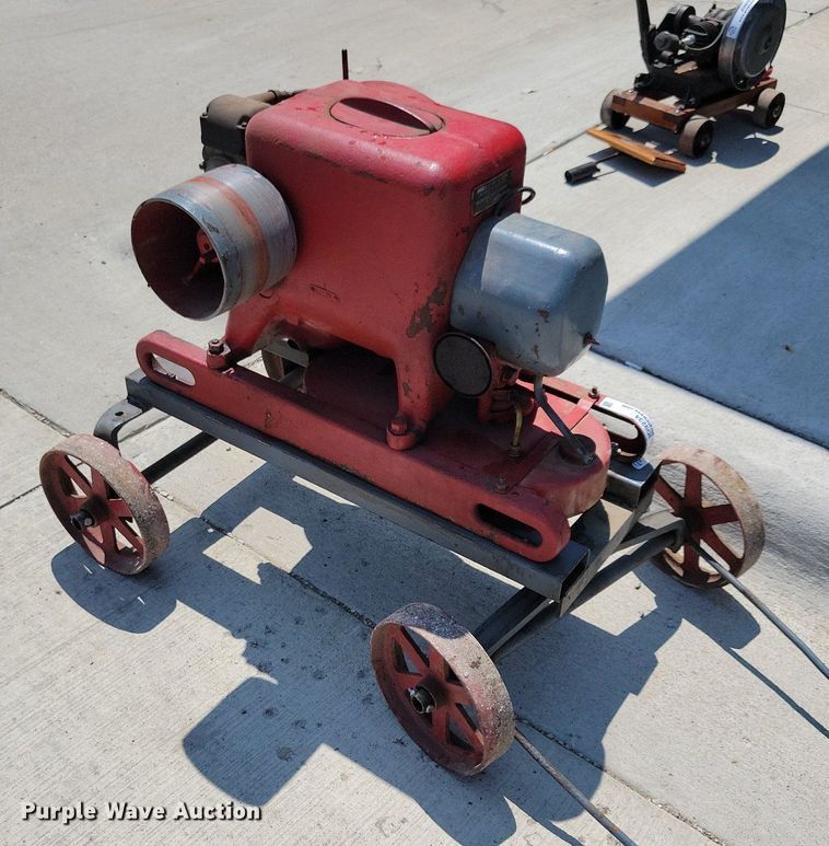 image for item JO9234 International Harvester LB  engine