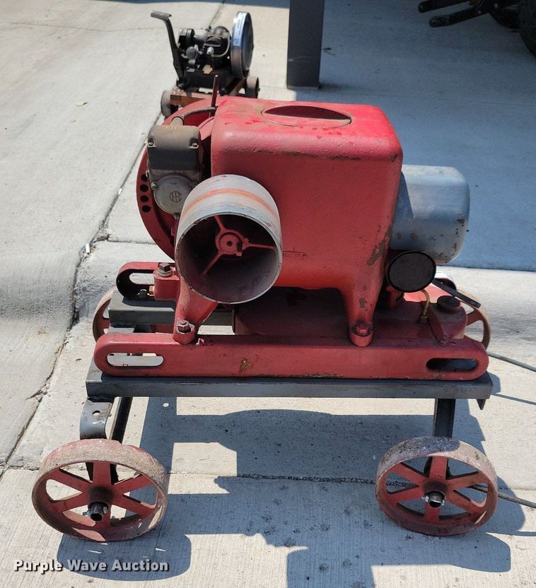 image for item JO9234 International Harvester LB  engine