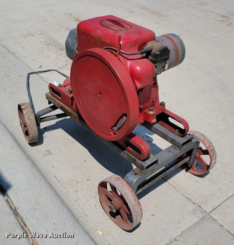 image for item JO9234 International Harvester LB  engine