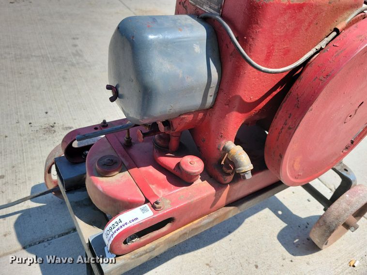 image for item JO9234 International Harvester LB  engine