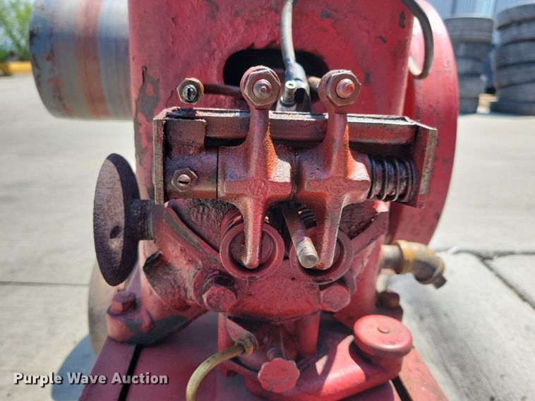 image for item JO9234 International Harvester LB  engine