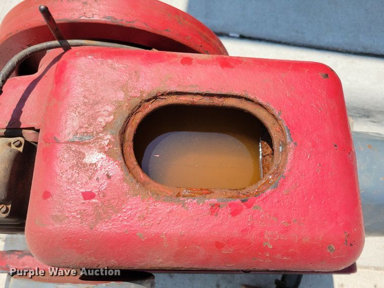 image for item JO9234 International Harvester LB  engine