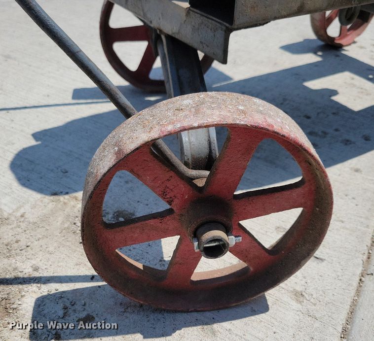 image for item JO9234 International Harvester LB  engine