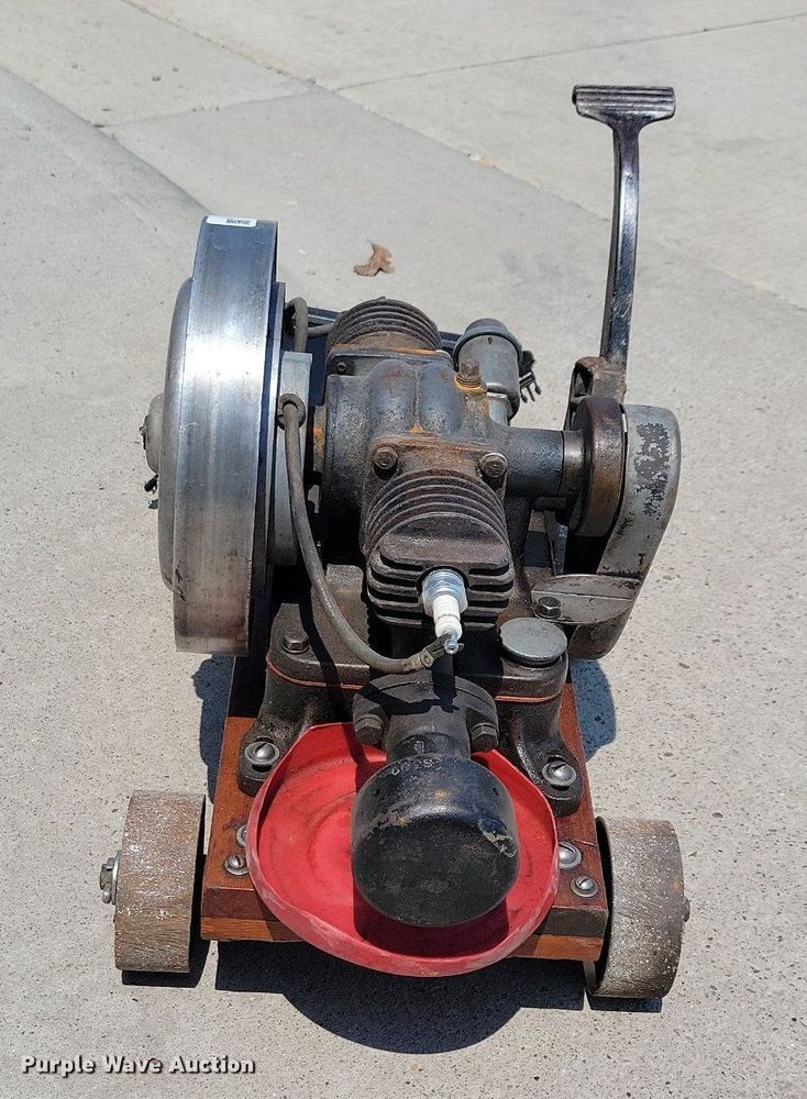 image for item JO9235 Maytag Twin 72  engine