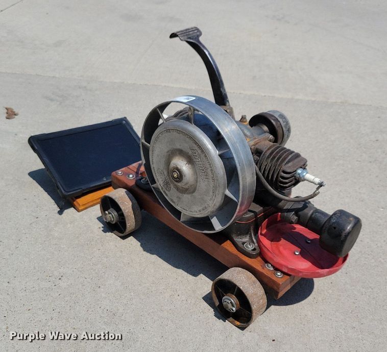 image for item JO9235 Maytag Twin 72  engine