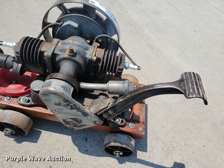 image for item JO9235 Maytag Twin 72  engine