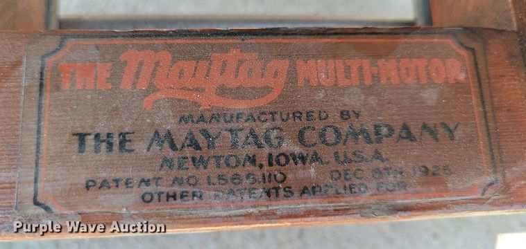 image for item JO9235 Maytag Twin 72  engine