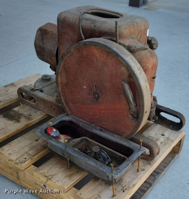 image for item JO9237 International Harvester LB  engine