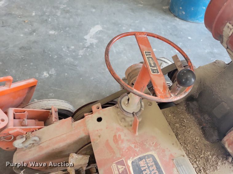 image for item JO9255 Ditch Witch C9  trencher