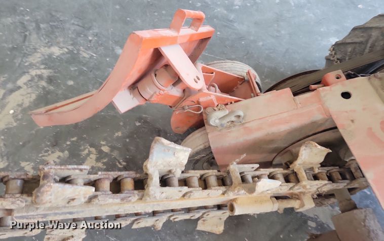 image for item JO9255 Ditch Witch C9  trencher