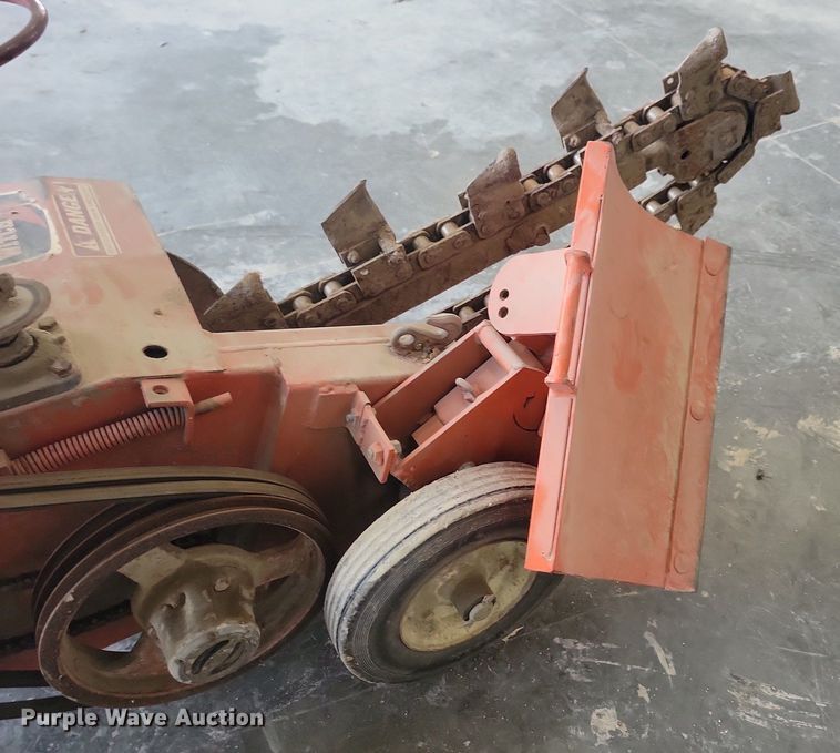 image for item JO9255 Ditch Witch C9  trencher