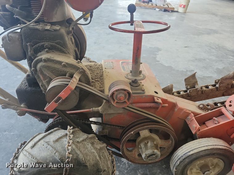 image for item JO9255 Ditch Witch C9  trencher