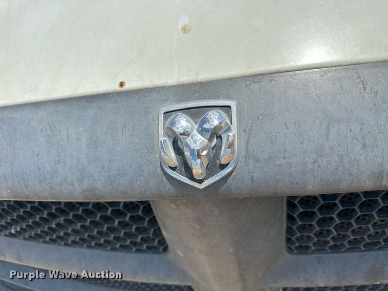 image for item KL9019 2004 Dodge Ram 3500  flatbed pickup truck