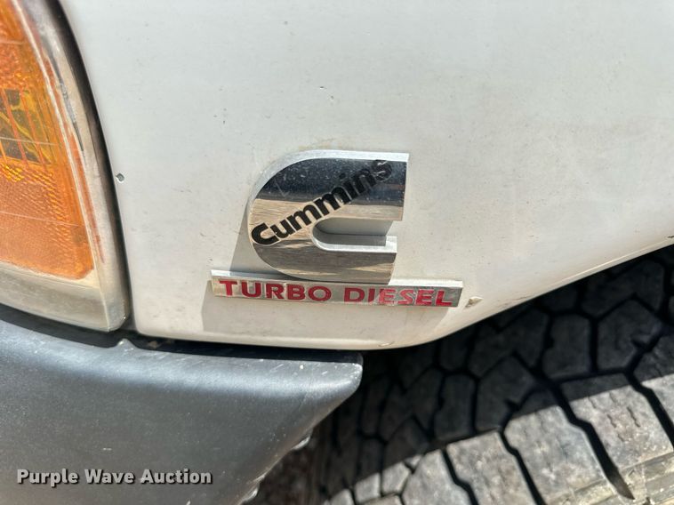 image for item KL9019 2004 Dodge Ram 3500  flatbed pickup truck