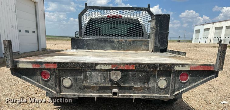 image for item KL9019 2004 Dodge Ram 3500  flatbed pickup truck