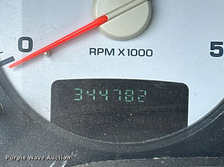 image for item KL9019 2004 Dodge Ram 3500  flatbed pickup truck