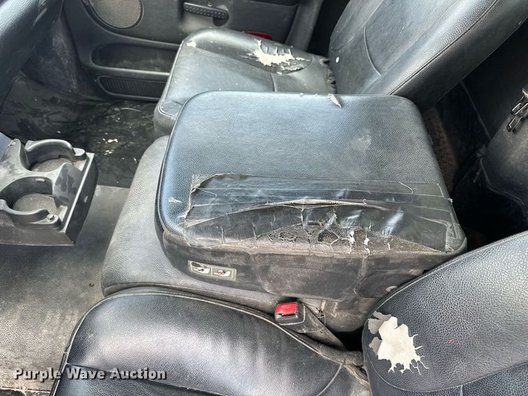 image for item KL9019 2004 Dodge Ram 3500  flatbed pickup truck