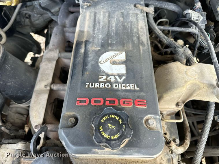 image for item KL9019 2004 Dodge Ram 3500  flatbed pickup truck