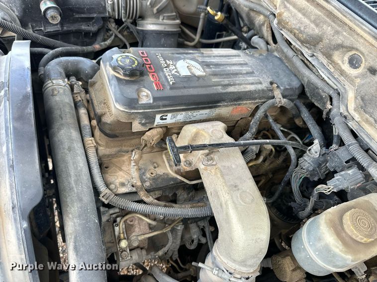 image for item KL9019 2004 Dodge Ram 3500  flatbed pickup truck