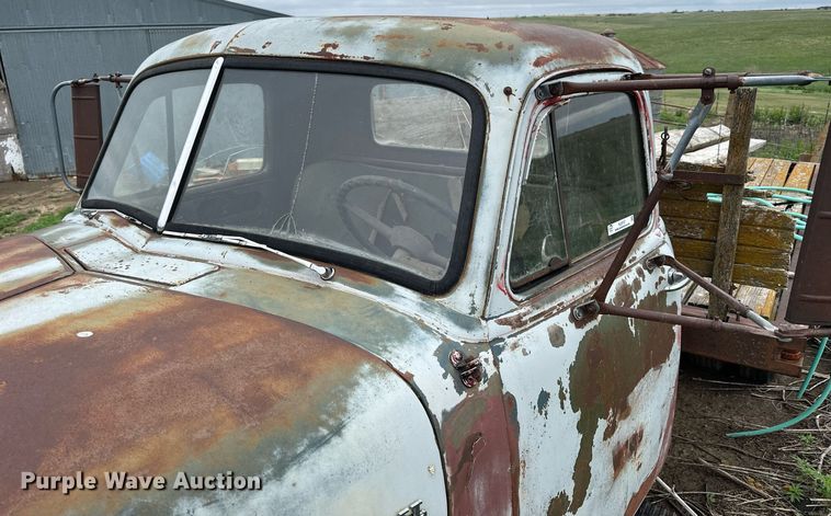 image for item KL9107 Chevrolet  grain truck