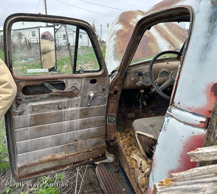 image for item KL9107 Chevrolet  grain truck