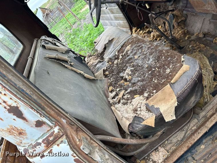 image for item KL9107 Chevrolet  grain truck