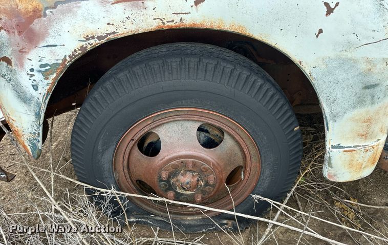 image for item KL9107 Chevrolet  grain truck