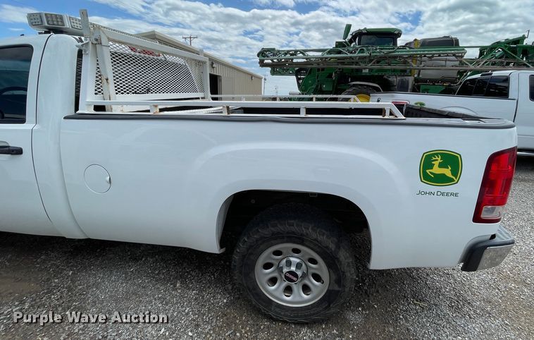 image for item KM9860 2007 GMC Sierra 1500  pickup truck