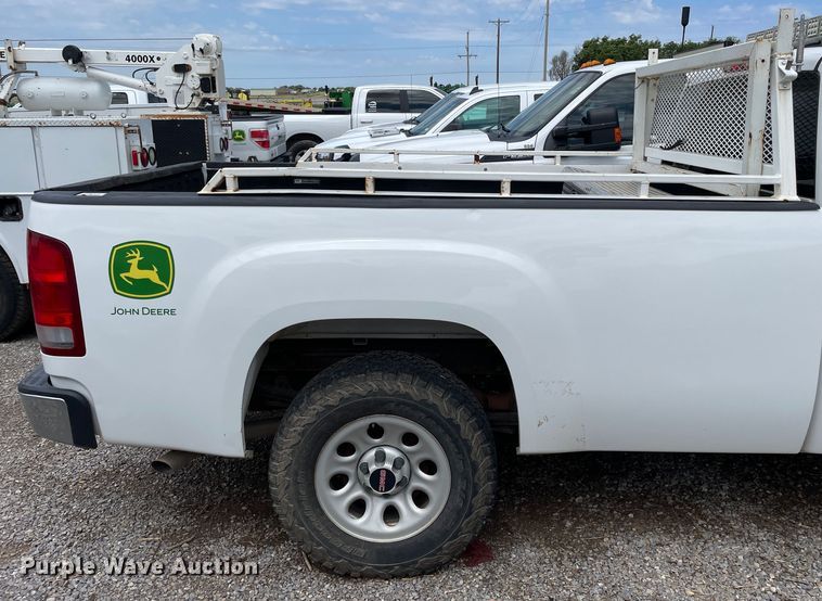 image for item KM9860 2007 GMC Sierra 1500  pickup truck