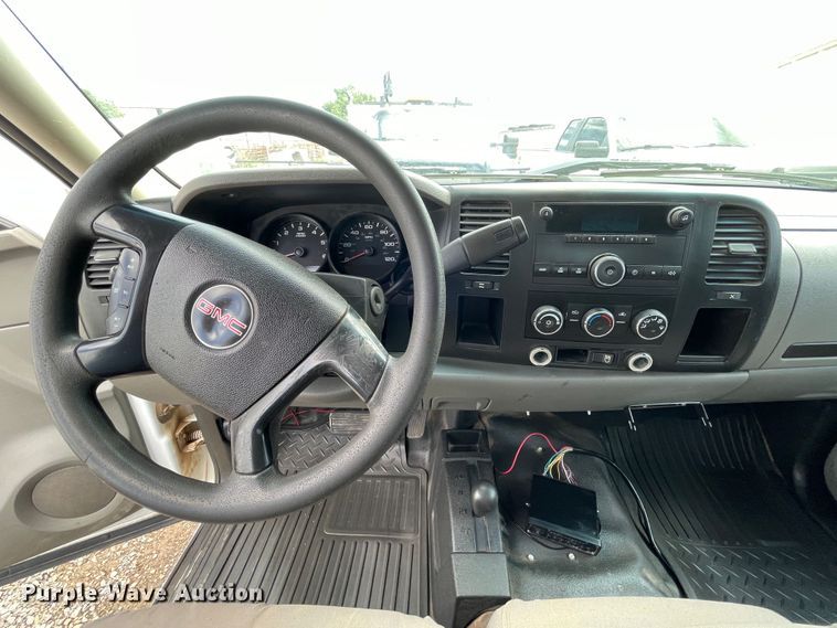 image for item KM9860 2007 GMC Sierra 1500  pickup truck