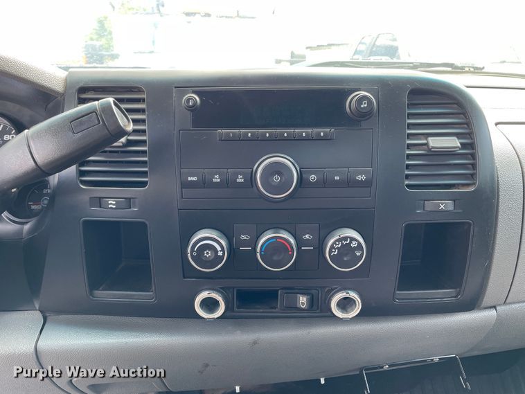 image for item KM9860 2007 GMC Sierra 1500  pickup truck