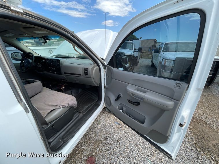 image for item KM9860 2007 GMC Sierra 1500  pickup truck