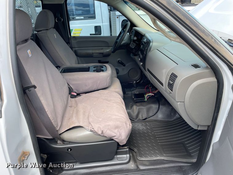 image for item KM9860 2007 GMC Sierra 1500  pickup truck