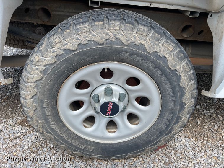 image for item KM9860 2007 GMC Sierra 1500  pickup truck