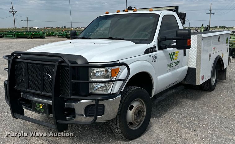 image for item KM9862 2014 Ford F350 Super Duty  utility bed pickup truck