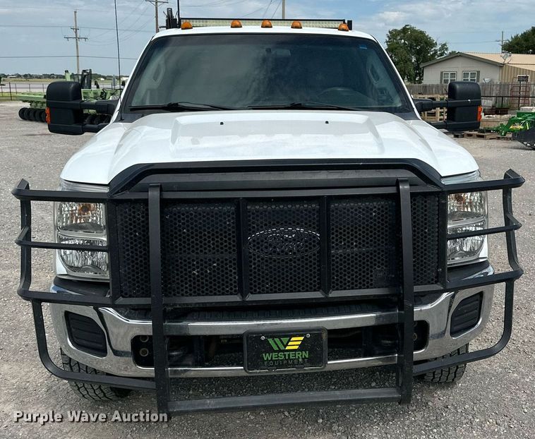 image for item KM9862 2014 Ford F350 Super Duty  utility bed pickup truck