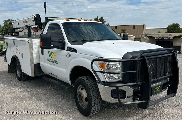 image for item KM9862 2014 Ford F350 Super Duty  utility bed pickup truck