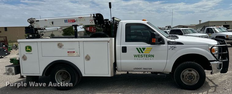 image for item KM9862 2014 Ford F350 Super Duty  utility bed pickup truck