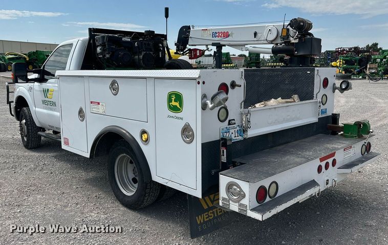 image for item KM9862 2014 Ford F350 Super Duty  utility bed pickup truck