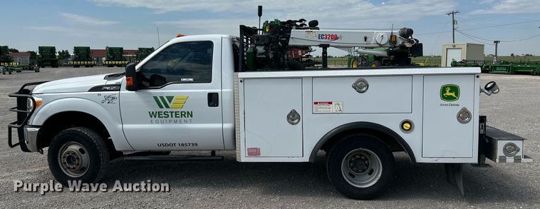 image for item KM9862 2014 Ford F350 Super Duty  utility bed pickup truck