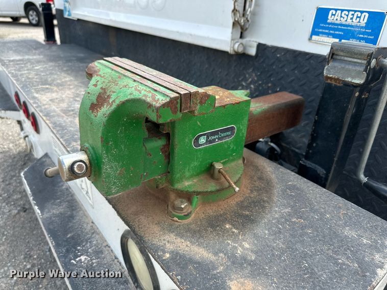 image for item KM9862 2014 Ford F350 Super Duty  utility bed pickup truck